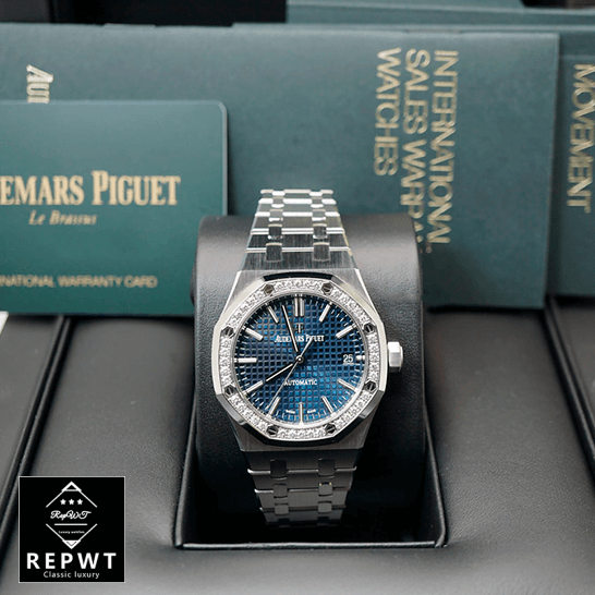 audemars_piguet_royal_oak_selfwinding_blue_15451ST_ZZ_1256ST_front-2 audemars_piguet_royal_oak_selfwinding_blue_15451ST_ZZ_1256ST_front-2