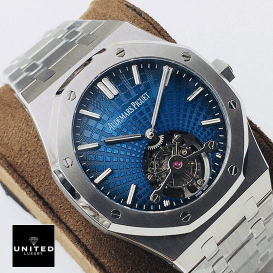 audemars_piguet_royal_oak_tourbillon_extra-thin_26522TI.OO_.1220TI_left_man audemars_piguet_royal_oak_tourbillon_extra-thin_26522TI.OO_.1220TI_left_man