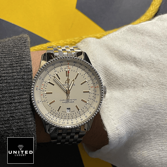 breitling-navitimer-A17326211G1A1-replica-wrist breitling-navitimer-A17326211G1A1-replica-wrist