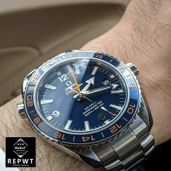 omega_seamaster_planet_ocean_steel_232_30_44_22_03_001_blue_dial_hand-1 omega_seamaster_planet_ocean_steel_232_30_44_22_03_001_blue_dial_hand-1