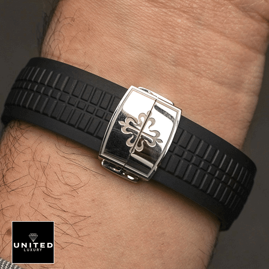 patek_philippe_aquanaut-_5968A001_unitedluxury_man