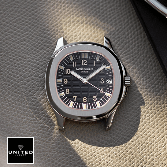 patek_philippe_aquanaut_black_dial_5065_replica_case_unitedluxurynet patek_philippe_aquanaut_black_dial_5065_replica_case_unitedluxurynet