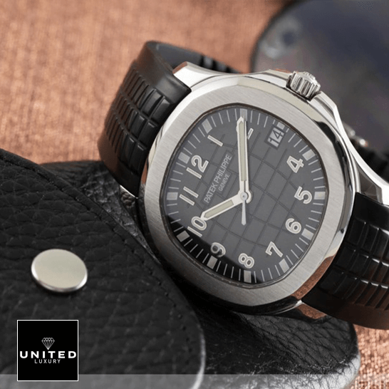 patek_philippe_aquanaut_black_dial_5065_replica_unitedluxurynet patek_philippe_aquanaut_black_dial_5065_replica_unitedluxurynet