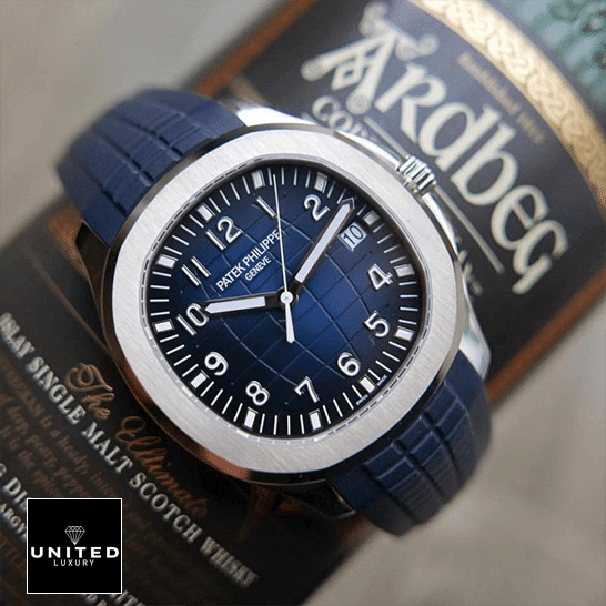 patek_philippe_aquanaut_blue_dial_5168G_001_man_blue