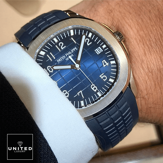 patek_philippe_aquanaut_blue_dial_5168G_001_unitedluxury