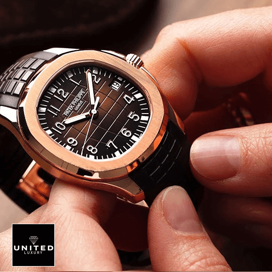 patek_philippe_aquanaut_rose_gold_5167R-001_left patek_philippe_aquanaut_rose_gold_5167R-001_left