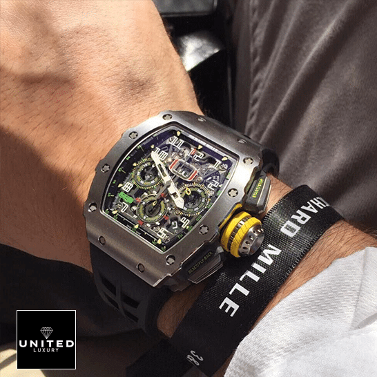 richard_mille_rm_011_03_titane_flyback