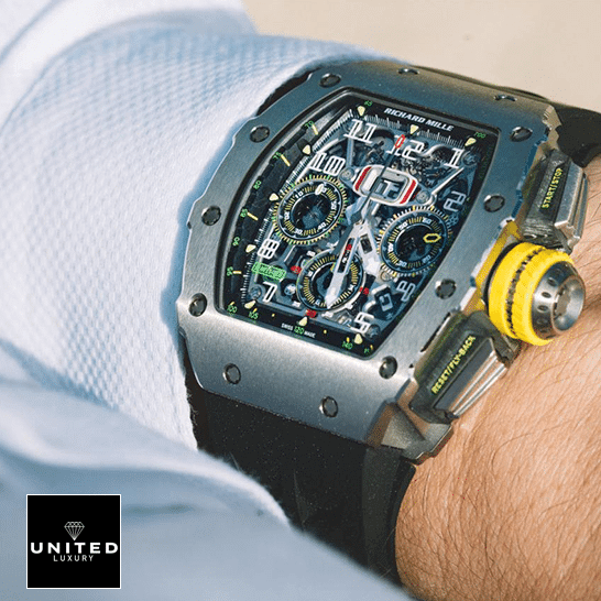 richard_mille_rm_011_03_titane_flyback_hand