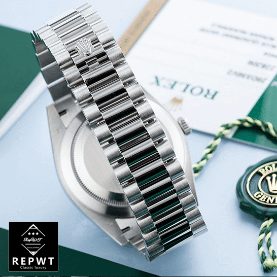 rolex-day-dat_e228206_stainless_steel_blue_diagonal_dial_oyster_unitedluxury-2 rolex-day-dat_e228206_stainless_steel_blue_diagonal_dial_oyster_unitedluxury-2