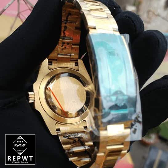 rolex-gmt-green-dial-replicaa-1 rolex-gmt-green-dial-replicaa-1