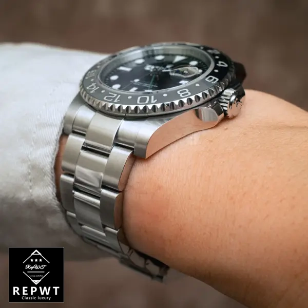 rolex-gmt-master-ii-black-dial-126710-1-1 rolex-gmt-master-ii-black-dial-126710-1-1