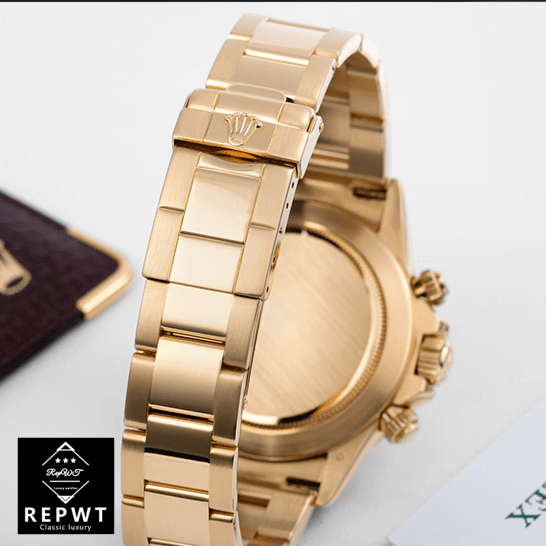 rolex_daytona_gold_tone_white_dial_116523_oyster_man_back-1 rolex_daytona_gold_tone_white_dial_116523_oyster_man_back-1