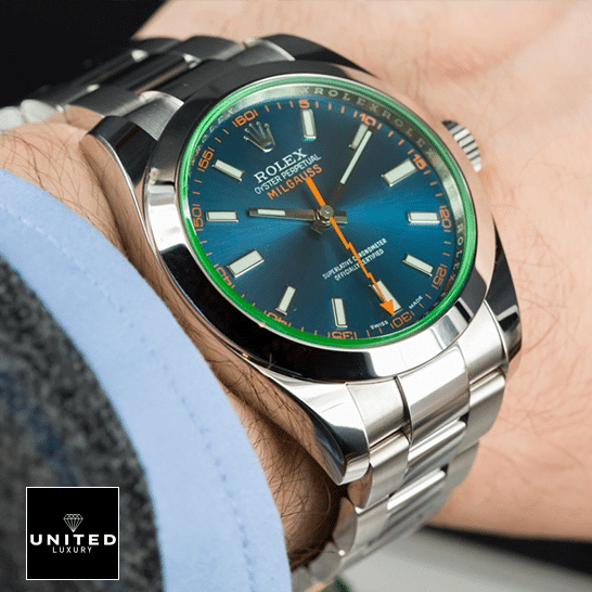 rolex_milgauss_blue_dial_green_crystal_116400GV_oyster_left rolex_milgauss_blue_dial_green_crystal_116400GV_oyster_left