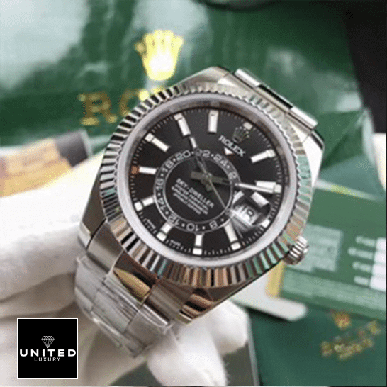 rolex_sky-dweller_black_dial_326934_oyster_left_man rolex_sky-dweller_black_dial_326934_oyster_left_man