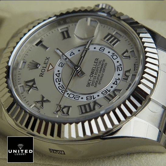 rolex_sky-dweller_white_dial_326939_oyster-unitedluxury_man-dial rolex_sky-dweller_white_dial_326939_oyster-unitedluxury_man-dial