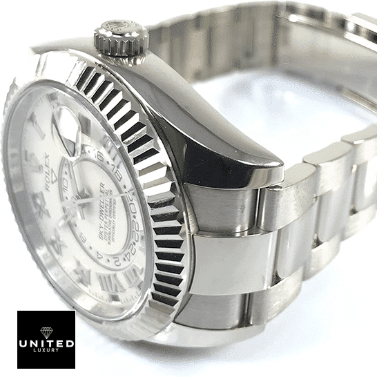 rolex_sky-dweller_white_dial_326939_oyster-unitedluxury_man rolex_sky-dweller_white_dial_326939_oyster-unitedluxury_man